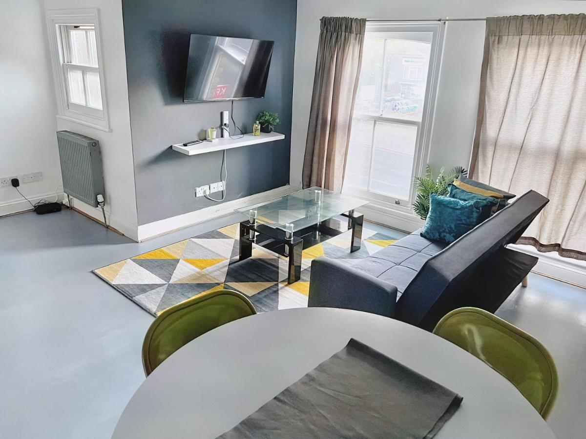 Lovely 2-Bedroom Serviced Apartment Greater Λονδίνο Εξωτερικό φωτογραφία