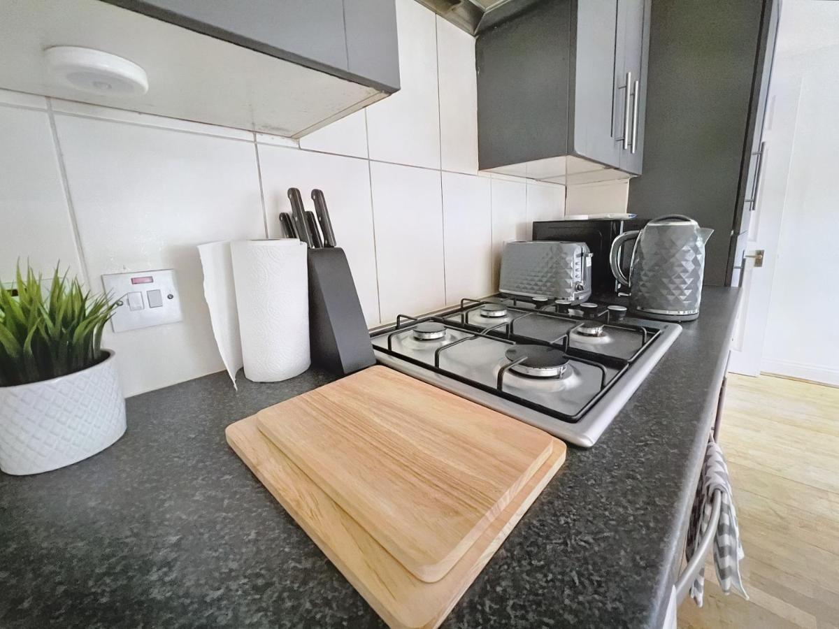 Lovely 2-Bedroom Serviced Apartment Greater Λονδίνο Εξωτερικό φωτογραφία